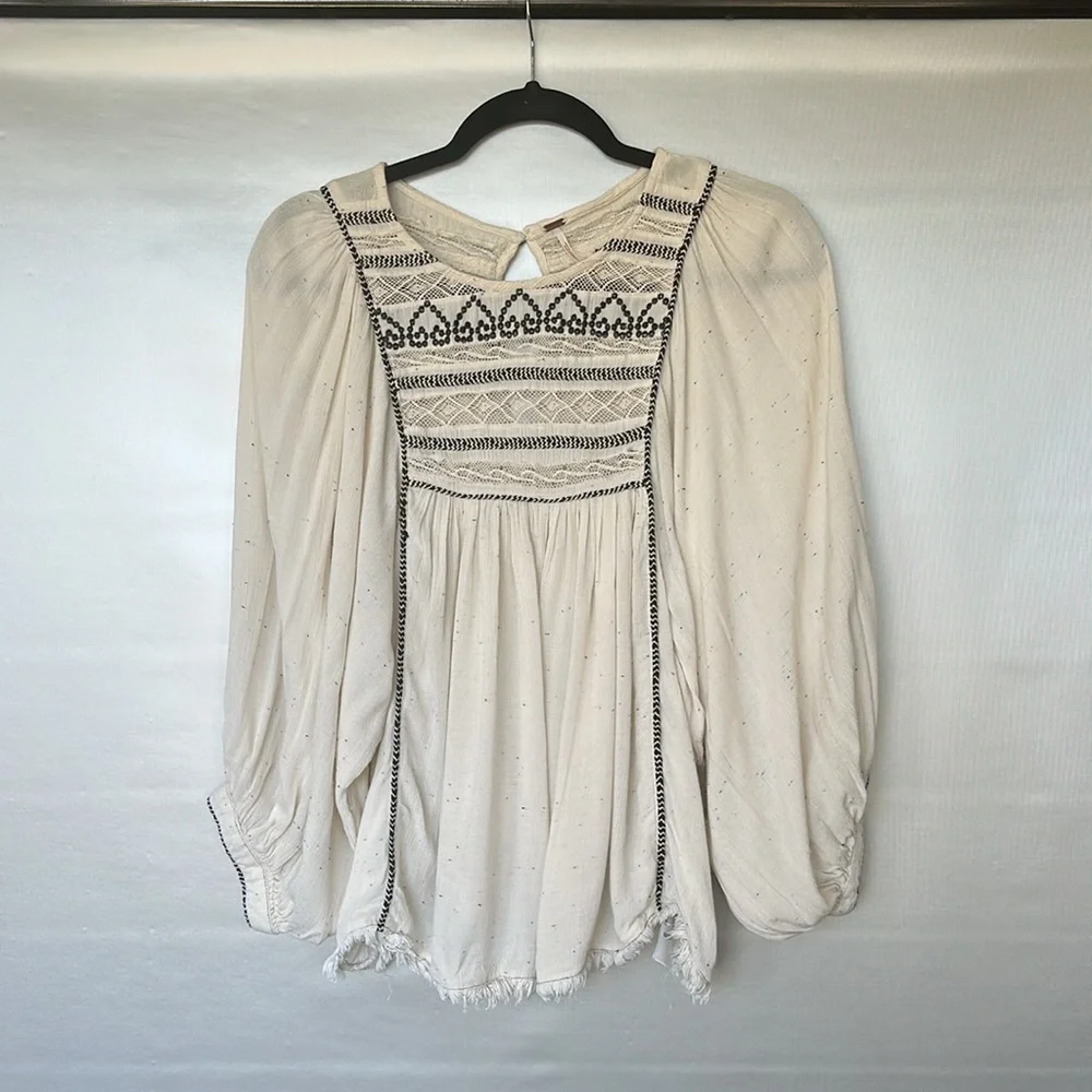 Free People Cream Boho Peasant Blouse 3/4 Sleeves Embroidered Size M Oversized - Picture 3 of 10